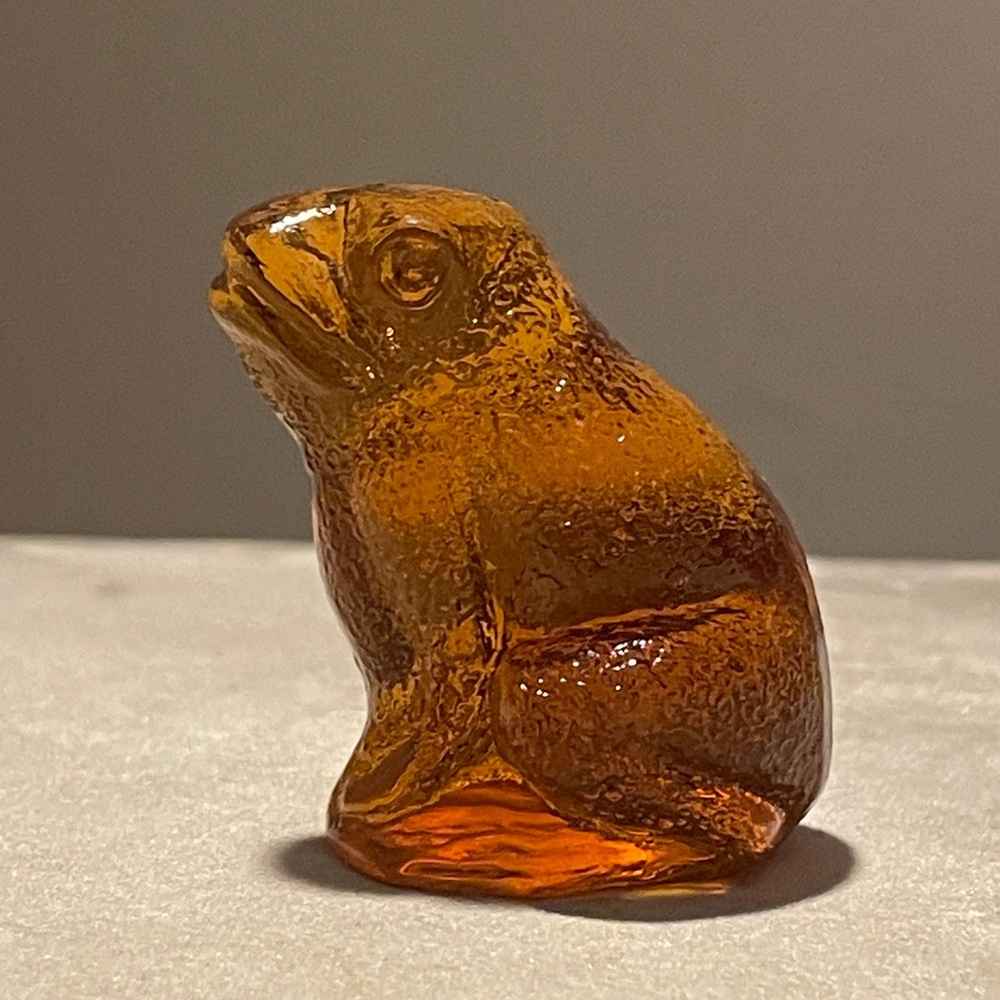 Moser Glass Miniature Frog Figurine Vintage Glowing Amber Great Condition EUC 2”